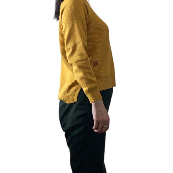 New Crew Neck High-Low Sweater - Picture 2 of 5